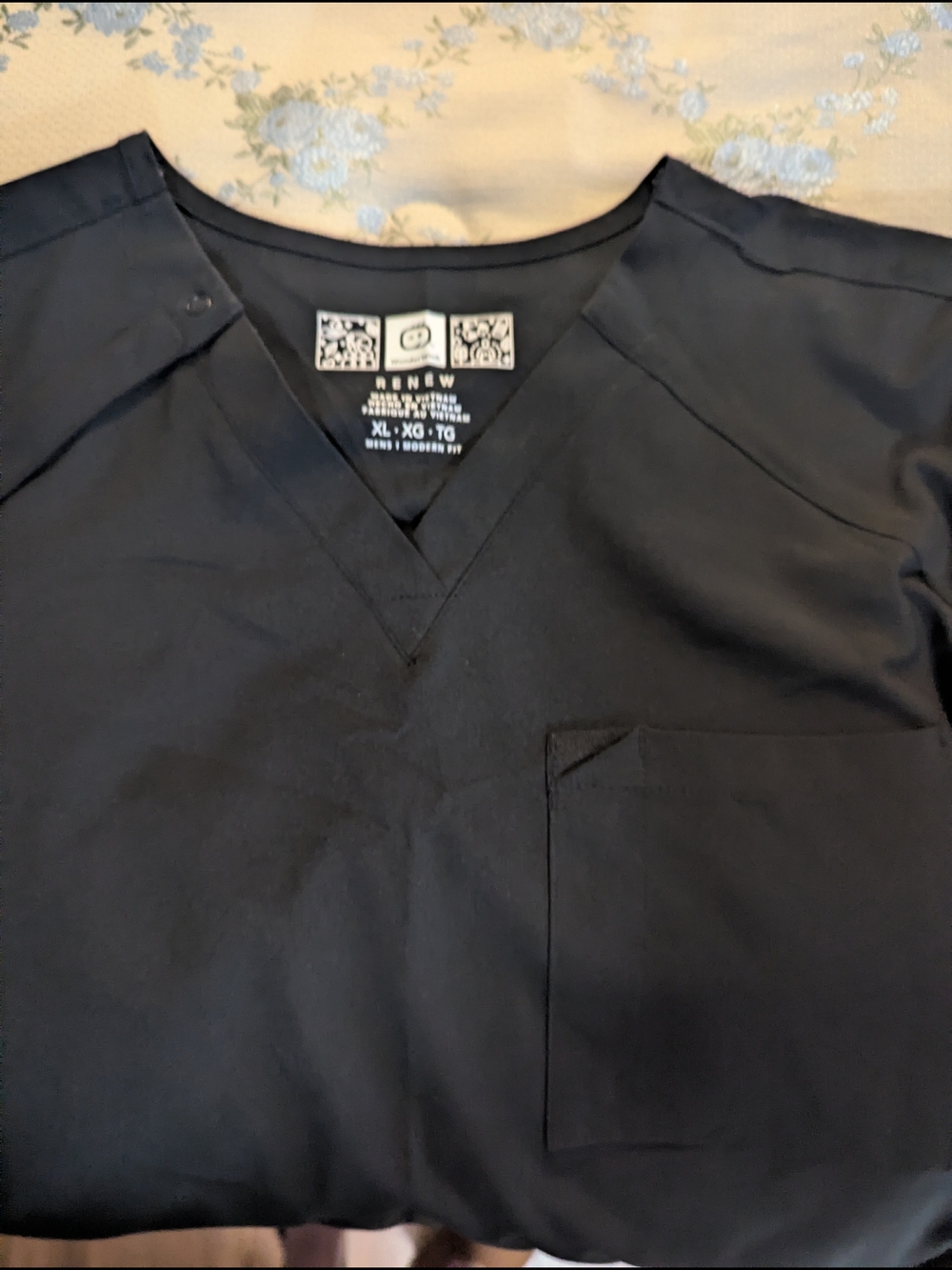 WonderWink Men's Black V-Neck Medical Scrub Top